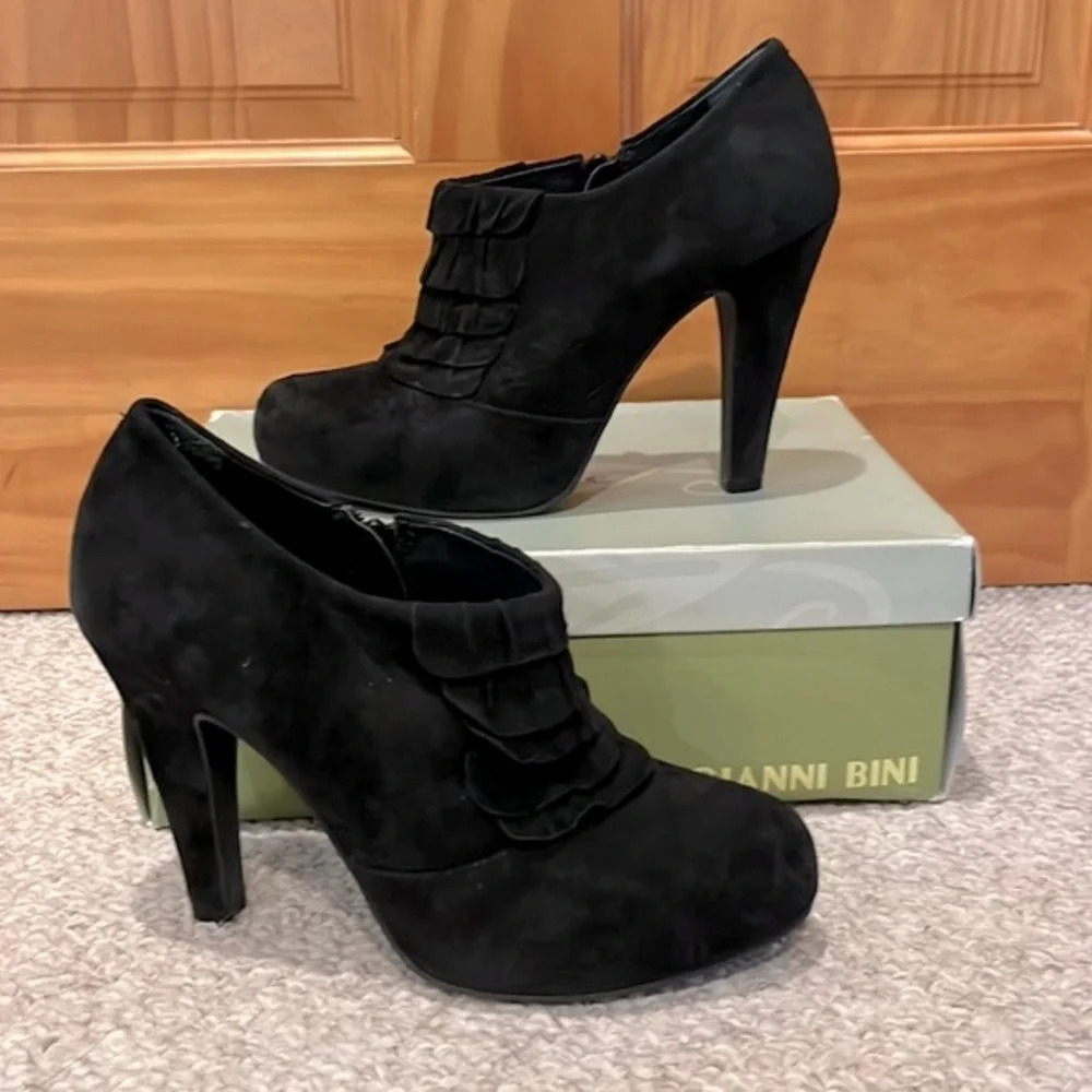 Gianni Bini Tula004 Booties - Picture 2 of 8